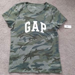 GAP T-shirt